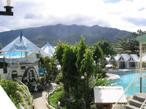 El-Castillo-Royale-Hot-Spring-Resort